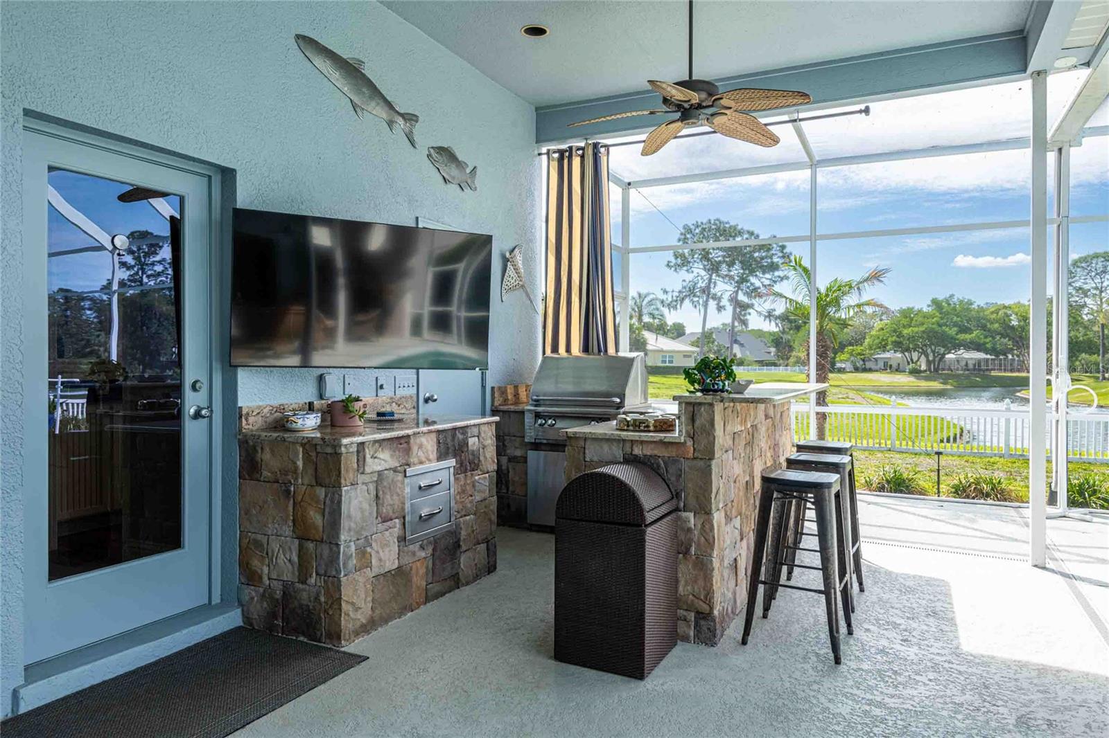 6605 STONINGTON DR N, TAMPA, FL, 33647