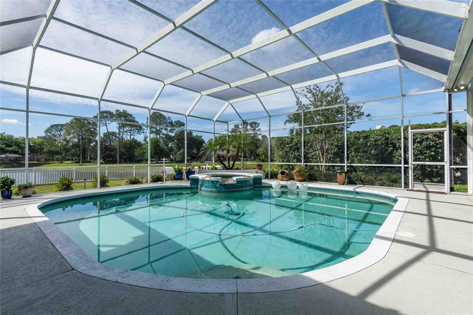 6605 STONINGTON DR N, TAMPA, FL, 33647