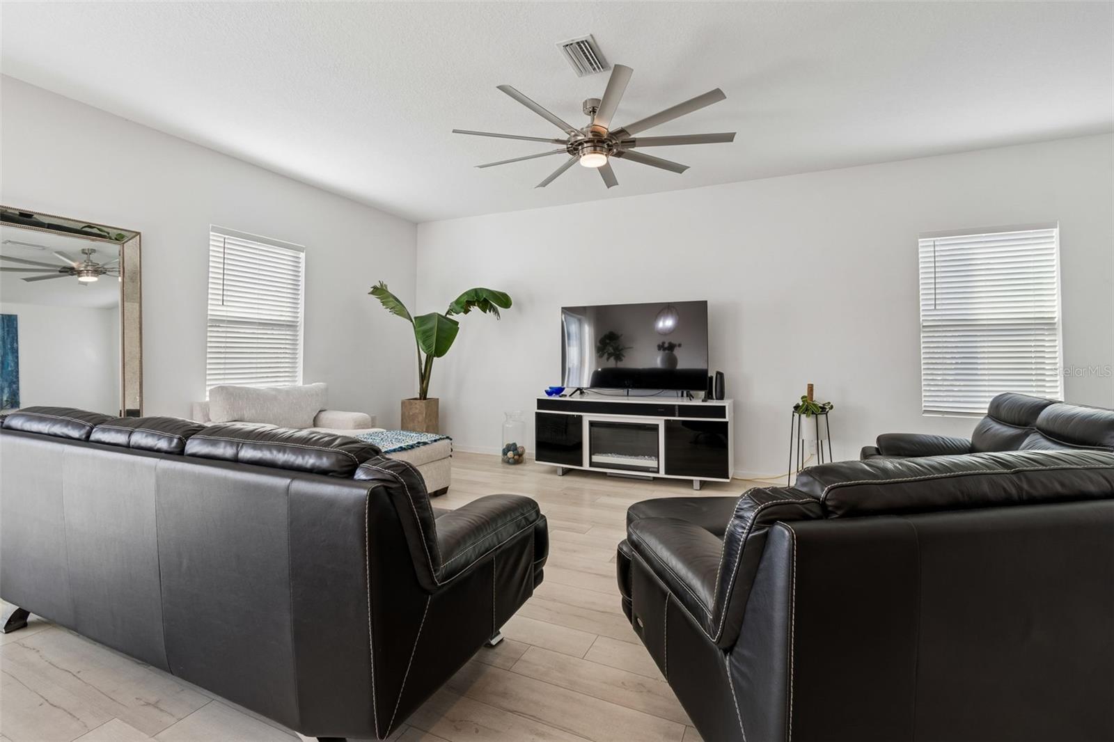 705 GARDEN OAKS SQ, SEFFNER, FL, 33584