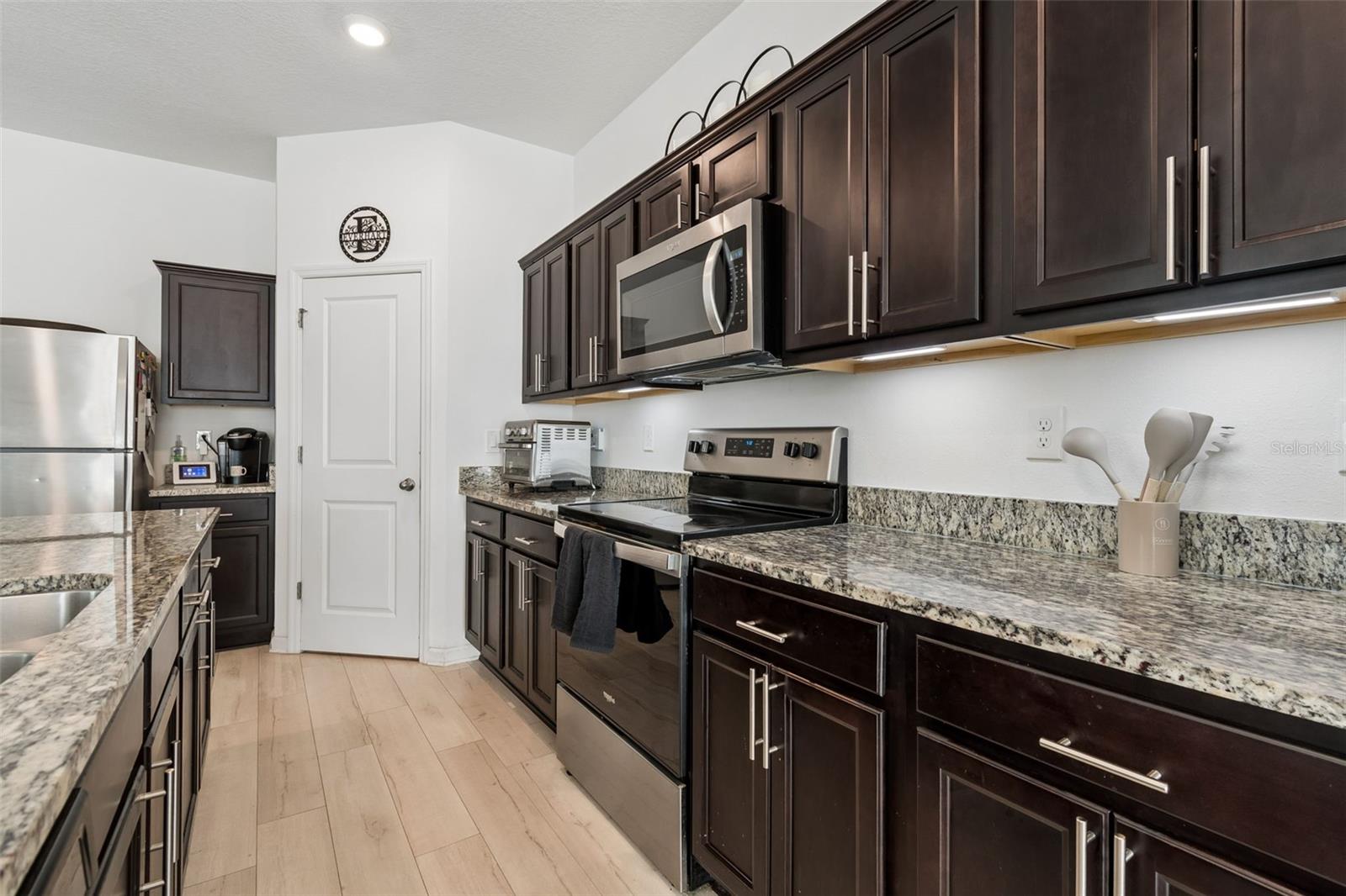 705 GARDEN OAKS SQ, SEFFNER, FL, 33584