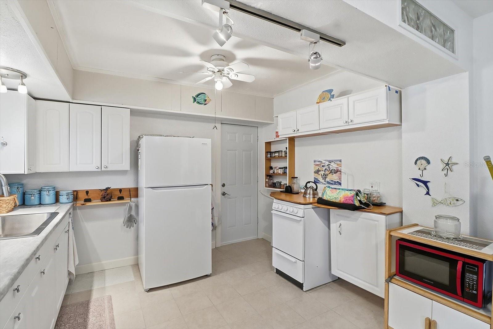 8896 W WHITE DOGWOOD DR, HOMOSASSA, FL, 34448