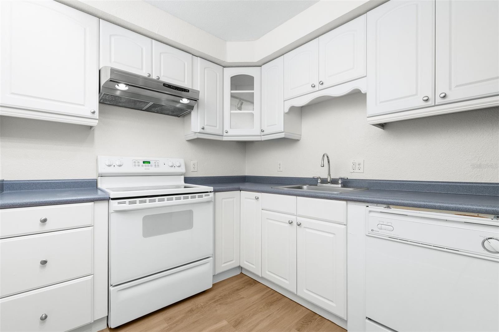 4606 W GRAY ST #107, TAMPA, FL, 33609