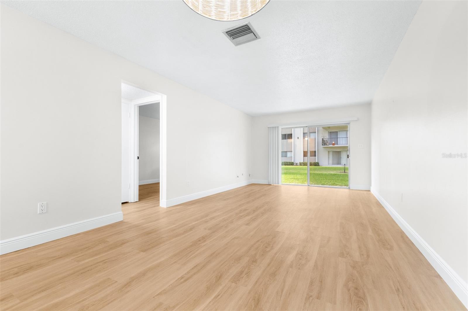 4606 W GRAY ST #107, TAMPA, FL, 33609