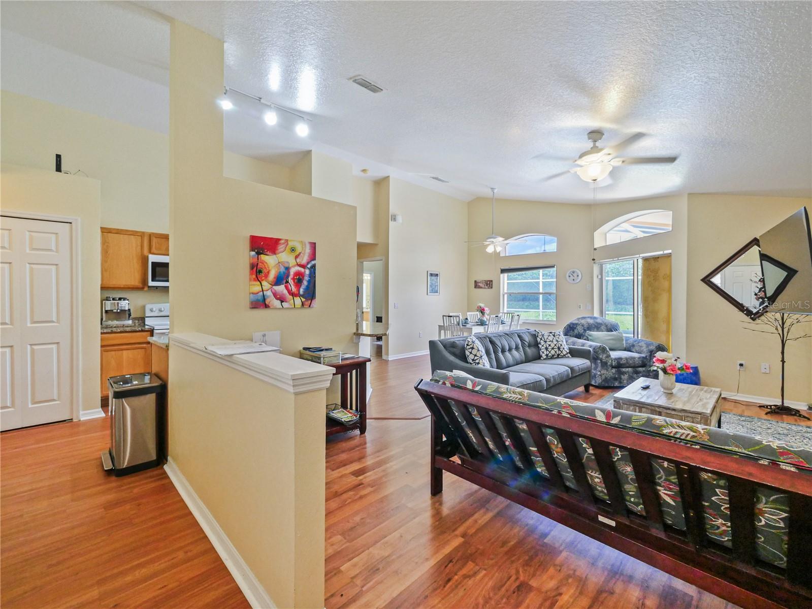 160 HIGH POINT DR, DAVENPORT, FL, 33837