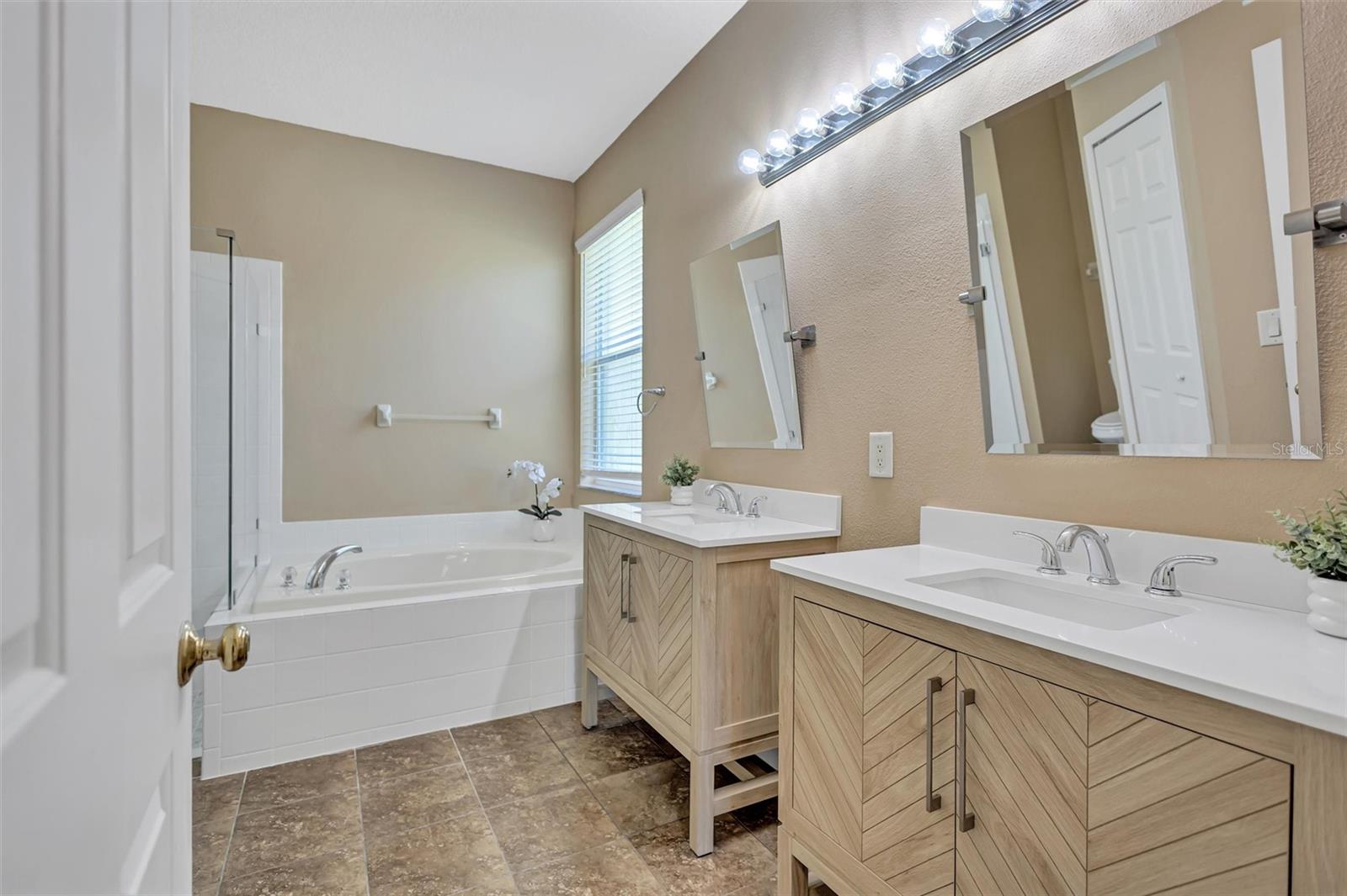 2604 DAKOTA ROCK DR, RUSKIN, FL, 33570