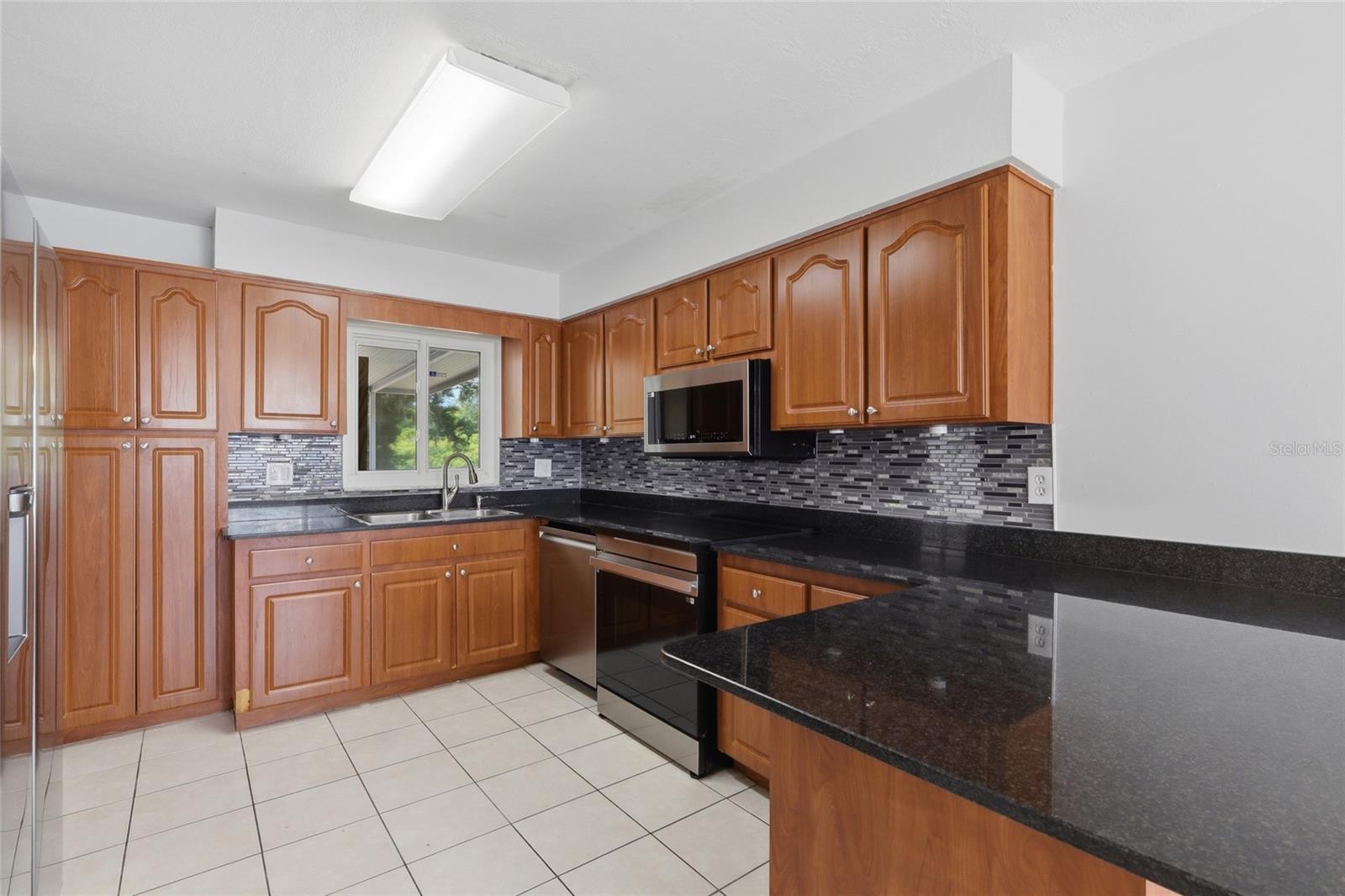 1114 ESTATEWOOD DR, BRANDON, FL, 33510