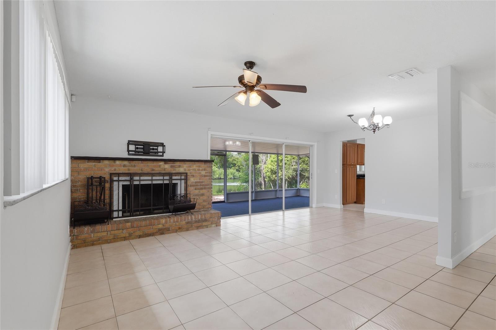 1114 ESTATEWOOD DR, BRANDON, FL, 33510