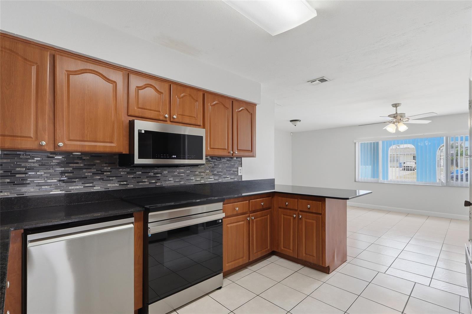 1114 ESTATEWOOD DR, BRANDON, FL, 33510