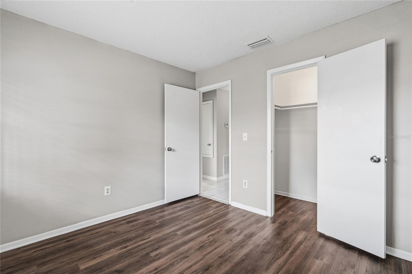 5113 NASHVILLE DR, TAMPA, FL, 33624