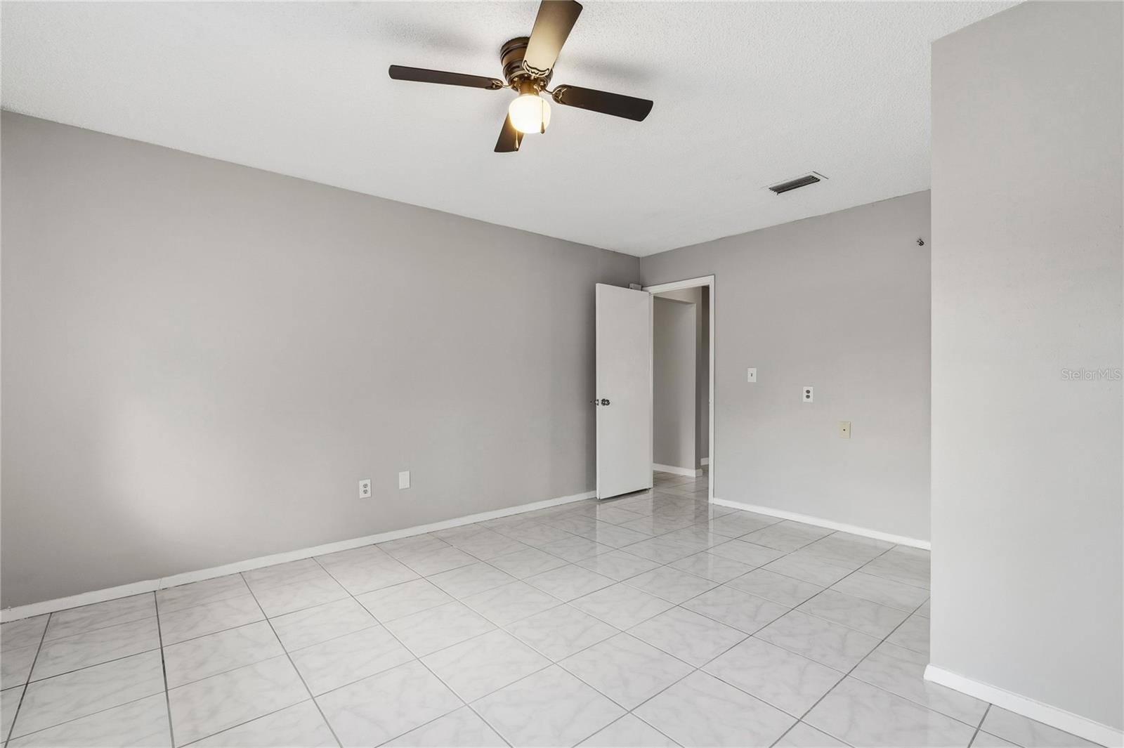 5113 NASHVILLE DR, TAMPA, FL, 33624