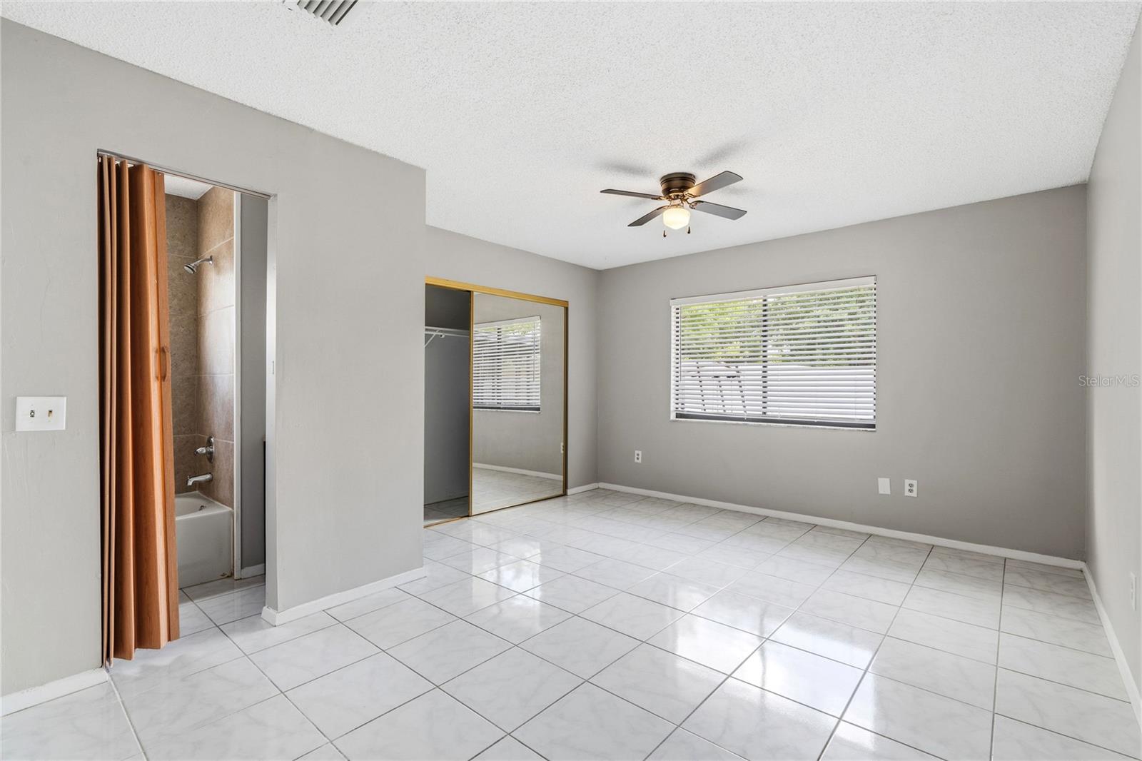 5113 NASHVILLE DR, TAMPA, FL, 33624