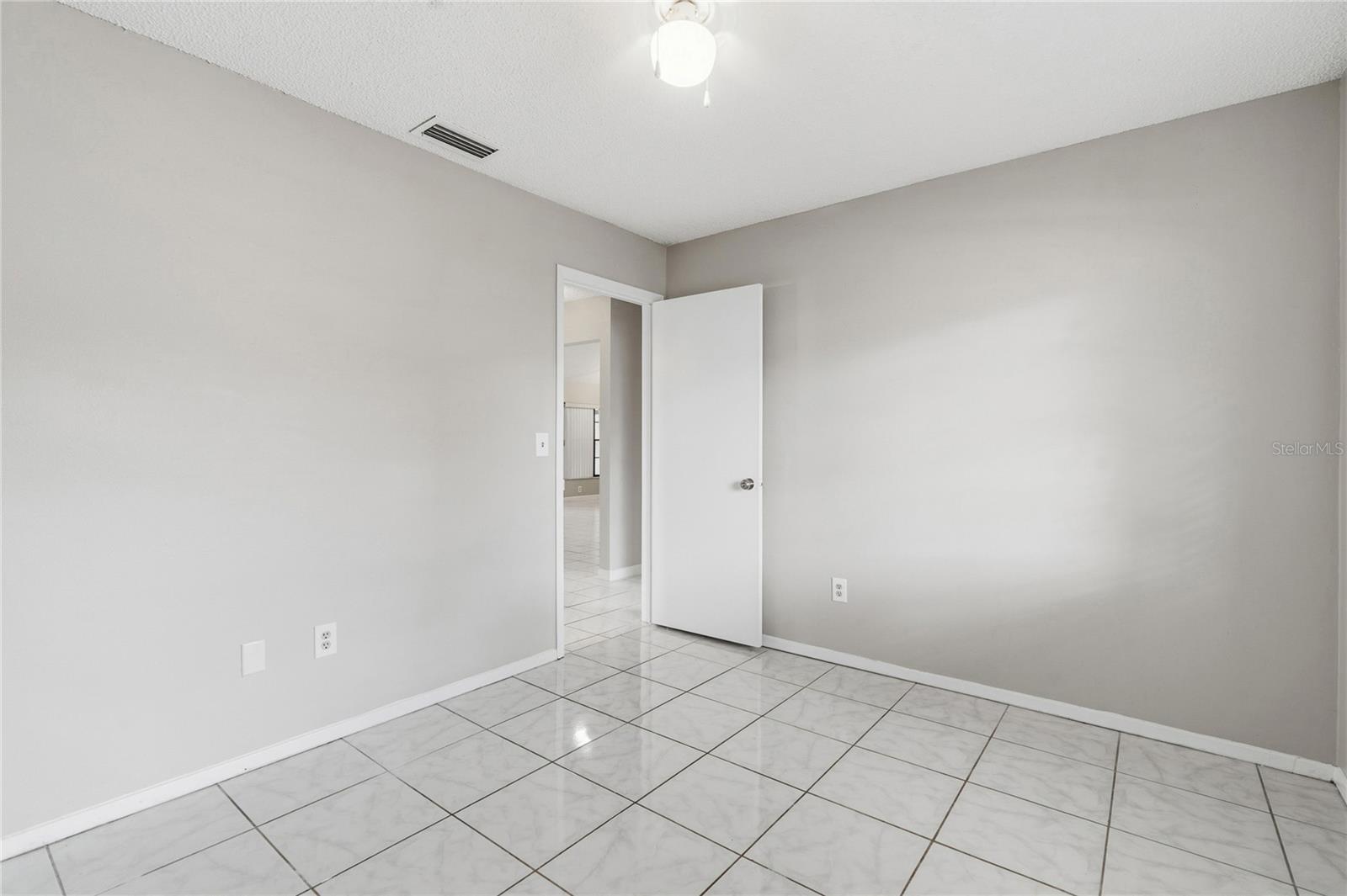 5113 NASHVILLE DR, TAMPA, FL, 33624