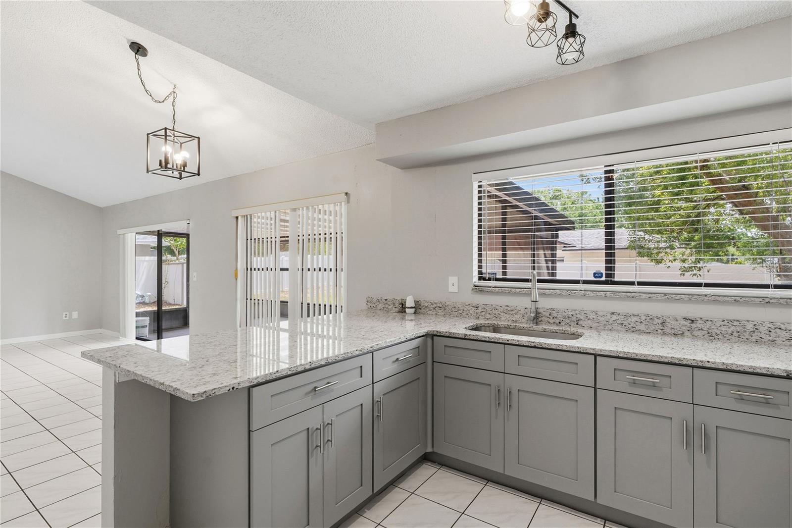 5113 NASHVILLE DR, TAMPA, FL, 33624