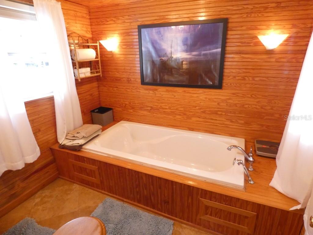 2215 S HUNT PT, CRYSTAL RIVER, FL, 34429