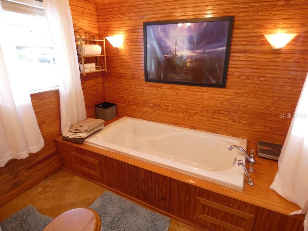 2215 S HUNT PT, CRYSTAL RIVER, FL, 34429