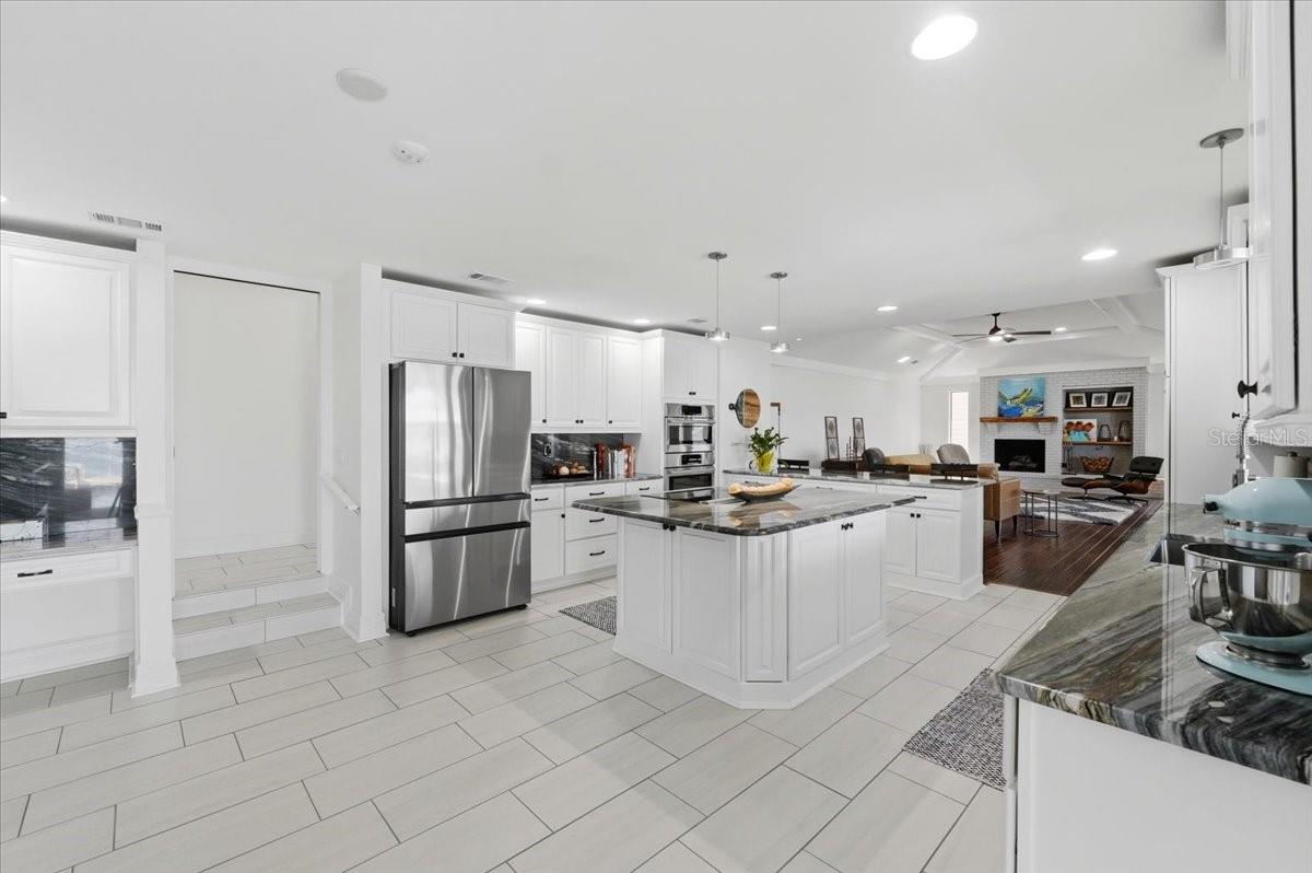 120 MIRROR LN NW, WINTER HAVEN, FL, 33881