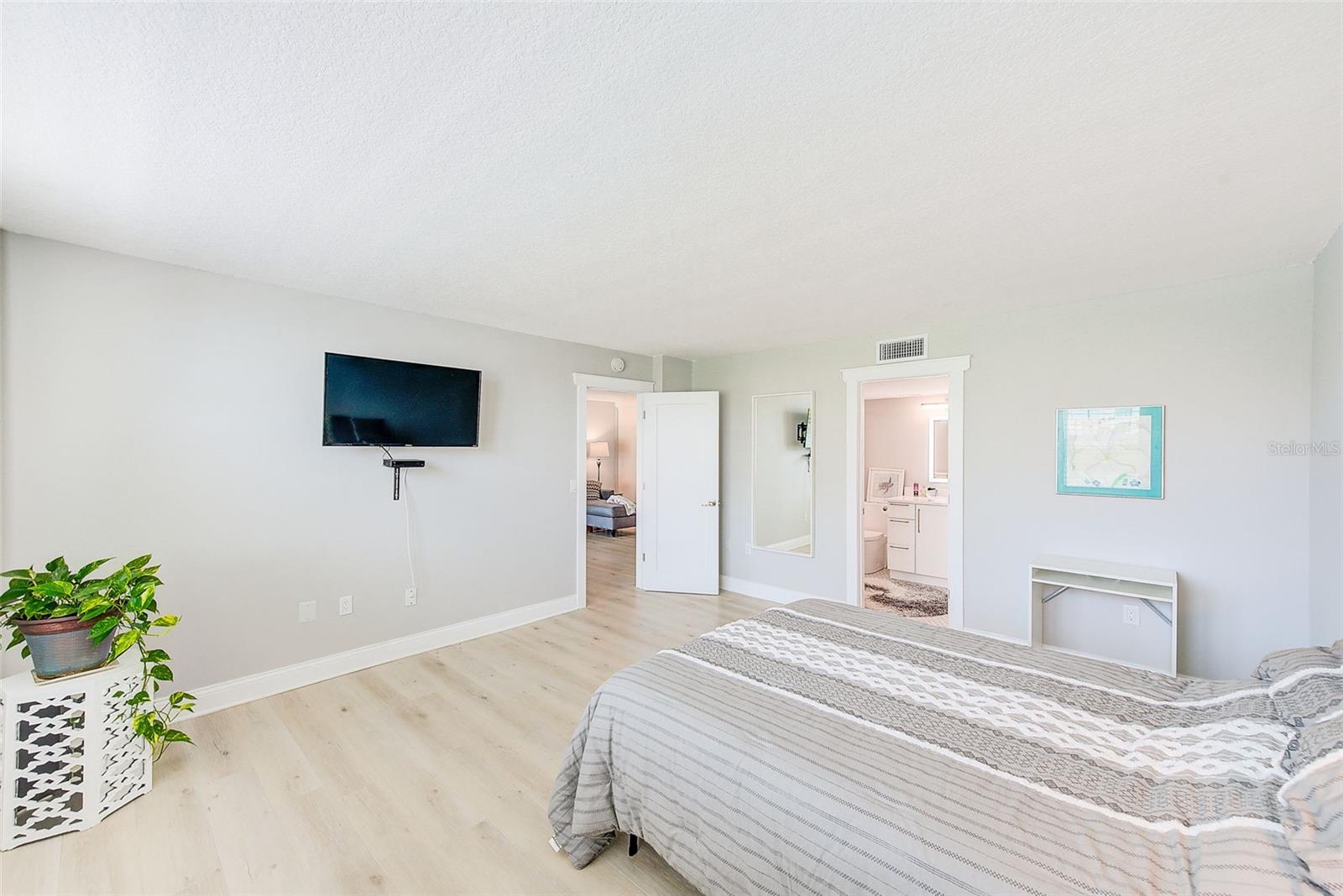 7930 SUN ISLAND DR S #101, SOUTH PASADENA, FL, 33707
