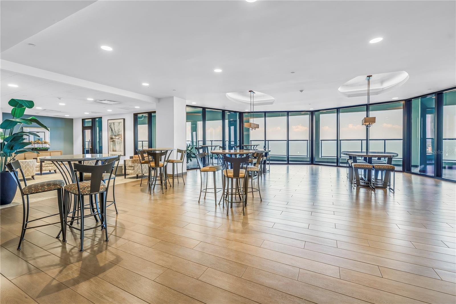 1 BEACH DR SE #1207, ST PETERSBURG, FL, 33701