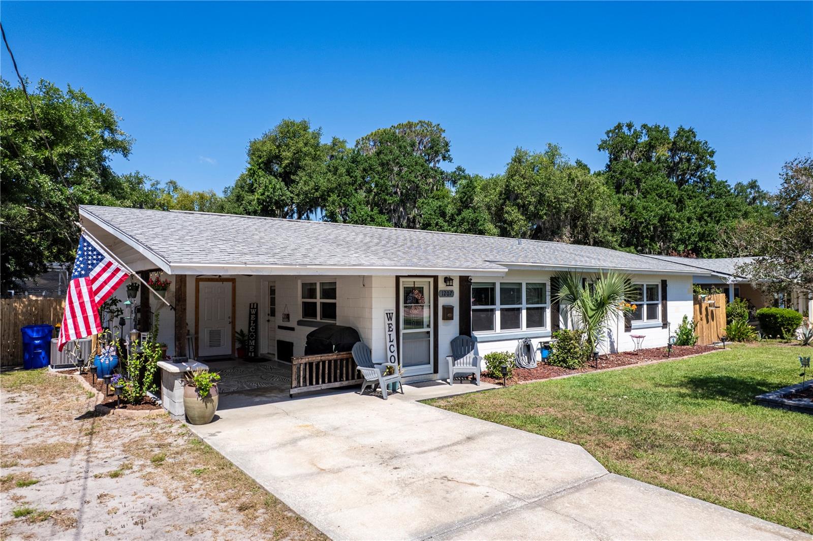 1207 ORANGE AVE, TAVARES, FL, 32778