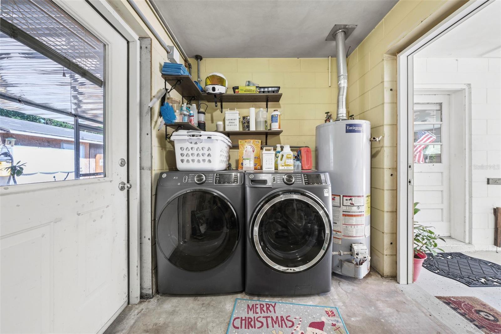 1207 ORANGE AVE, TAVARES, FL, 32778