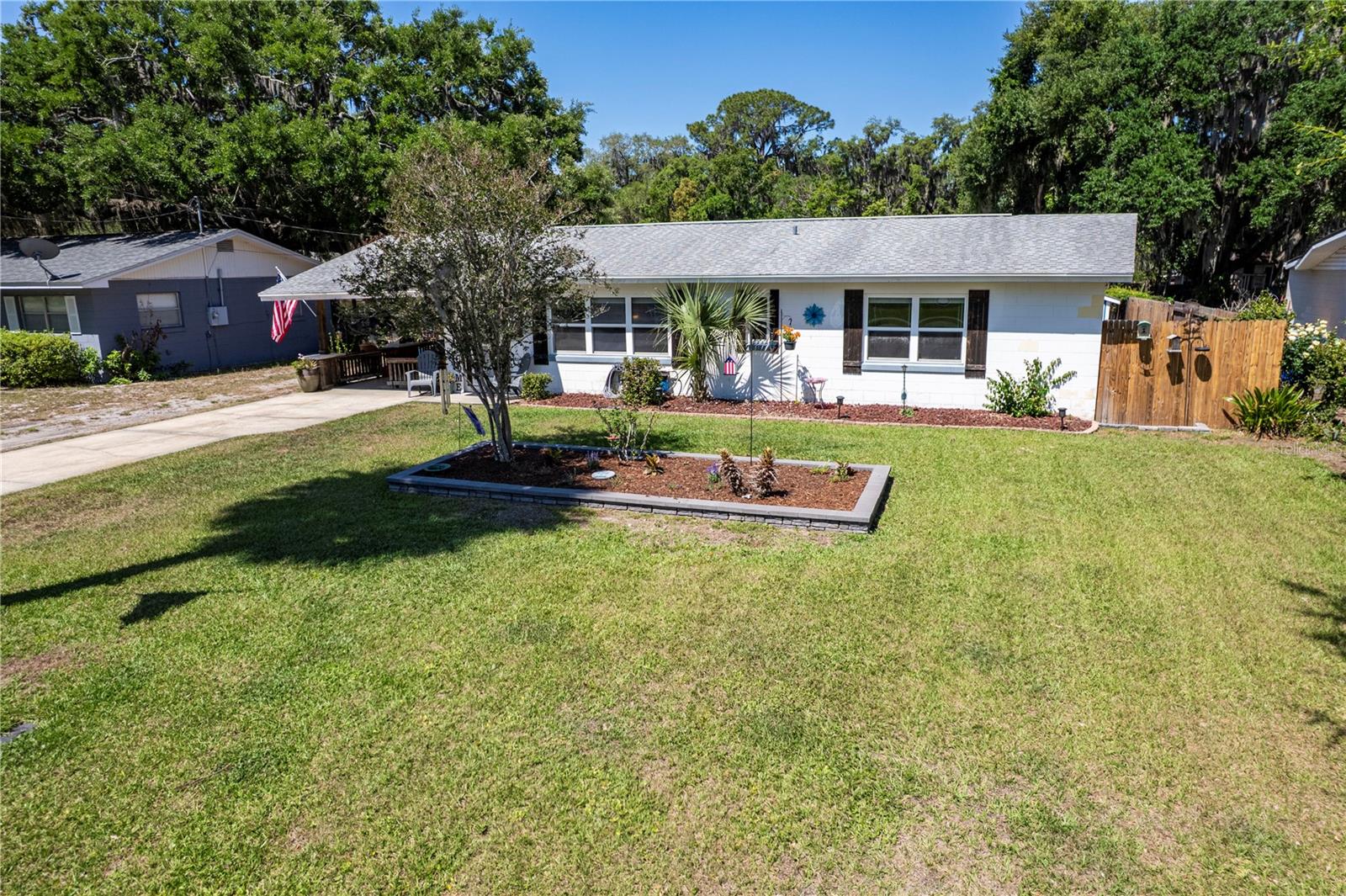 1207 ORANGE AVE, TAVARES, FL, 32778