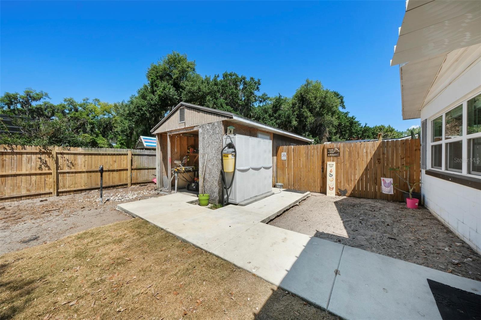 1207 ORANGE AVE, TAVARES, FL, 32778