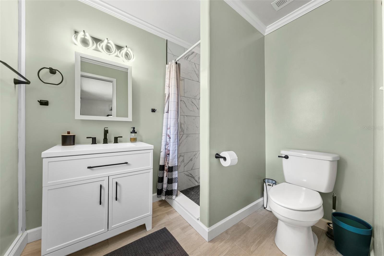 1207 ORANGE AVE, TAVARES, FL, 32778