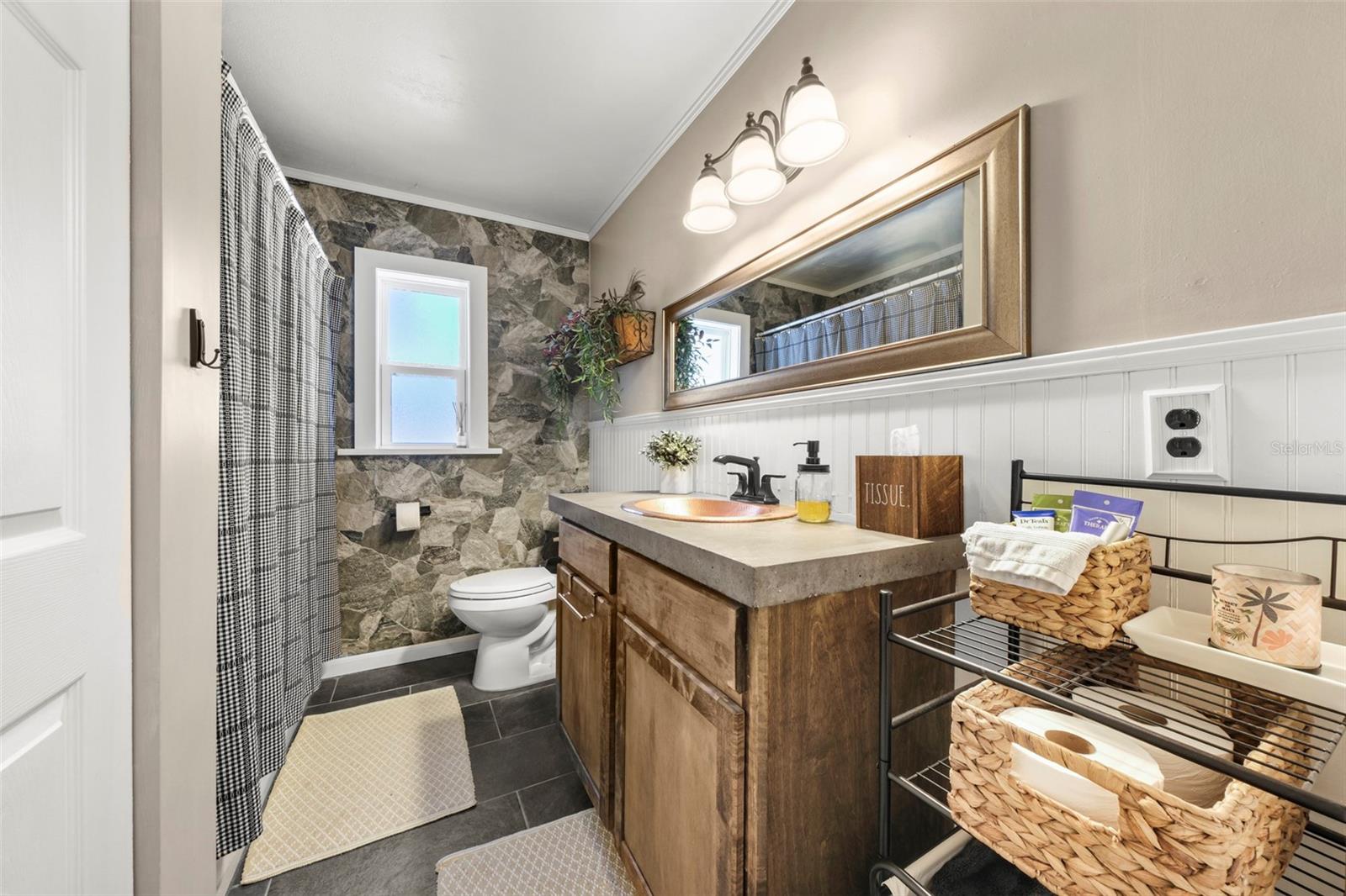 1207 ORANGE AVE, TAVARES, FL, 32778