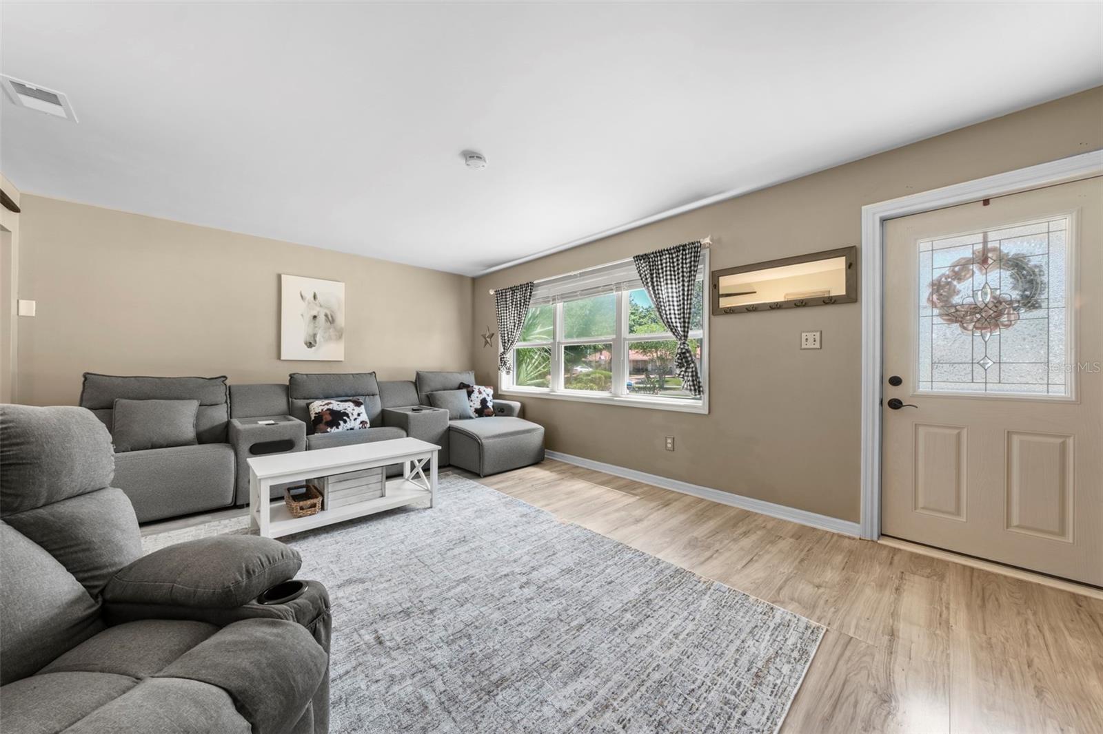 1207 ORANGE AVE, TAVARES, FL, 32778