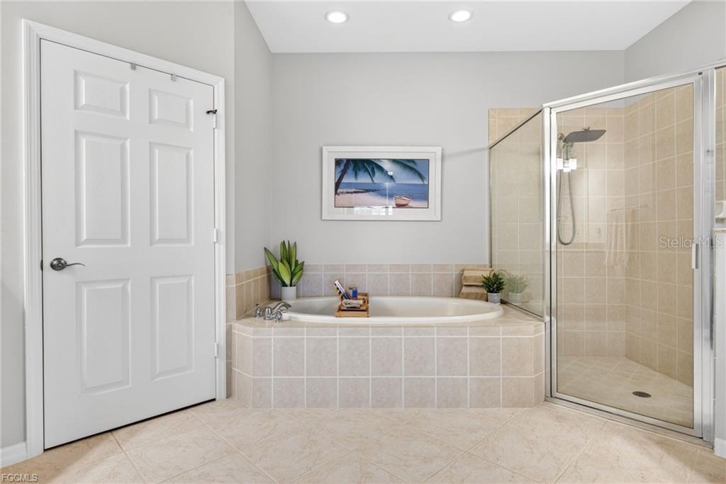 16521 GOLDENROD LN #102, ALVA, FL, 33920