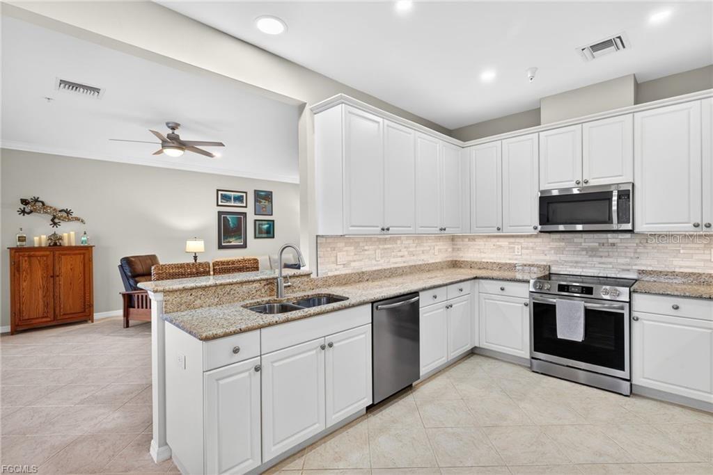 16521 GOLDENROD LN #102, ALVA, FL, 33920