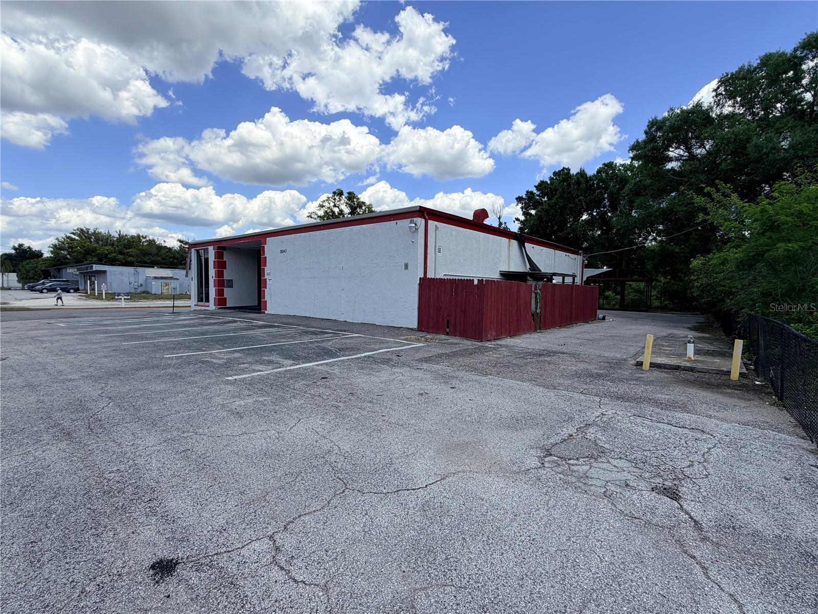 18843 N 41 HWY, LUTZ, FL, 33549
