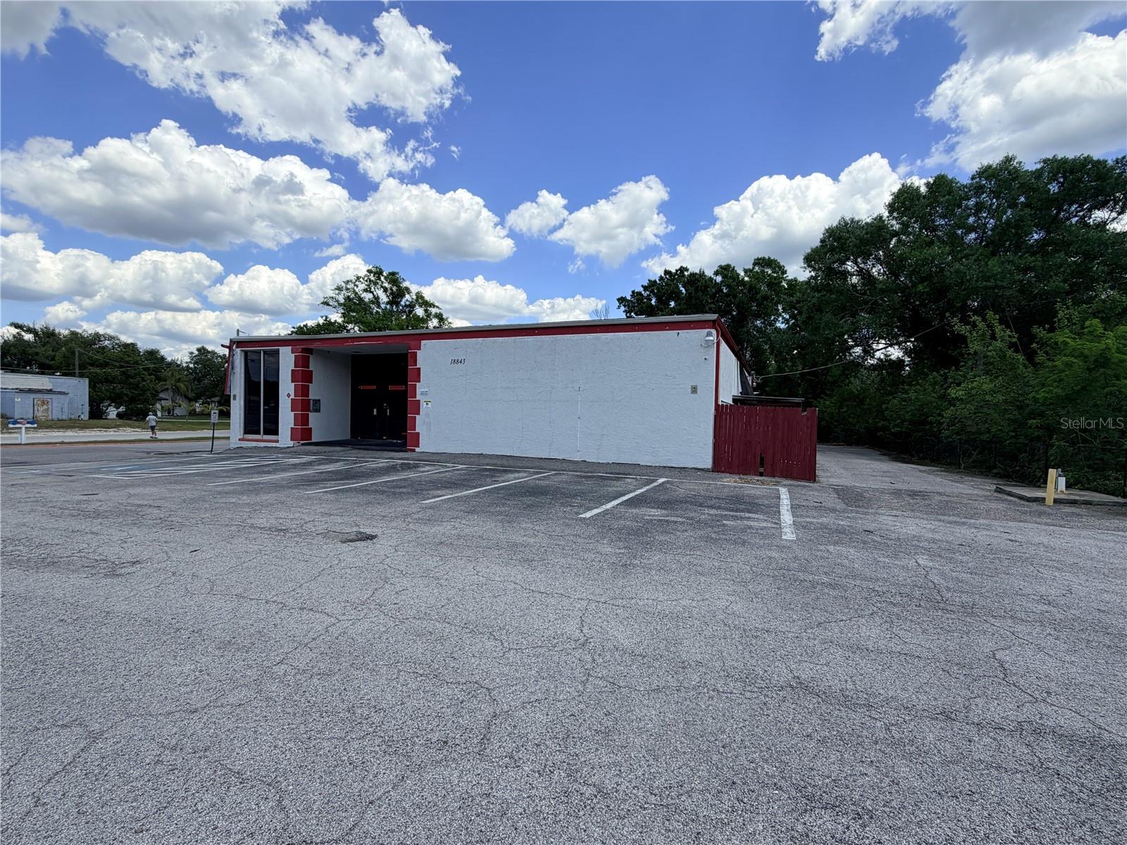 18843 N 41 HWY, LUTZ, FL, 33549