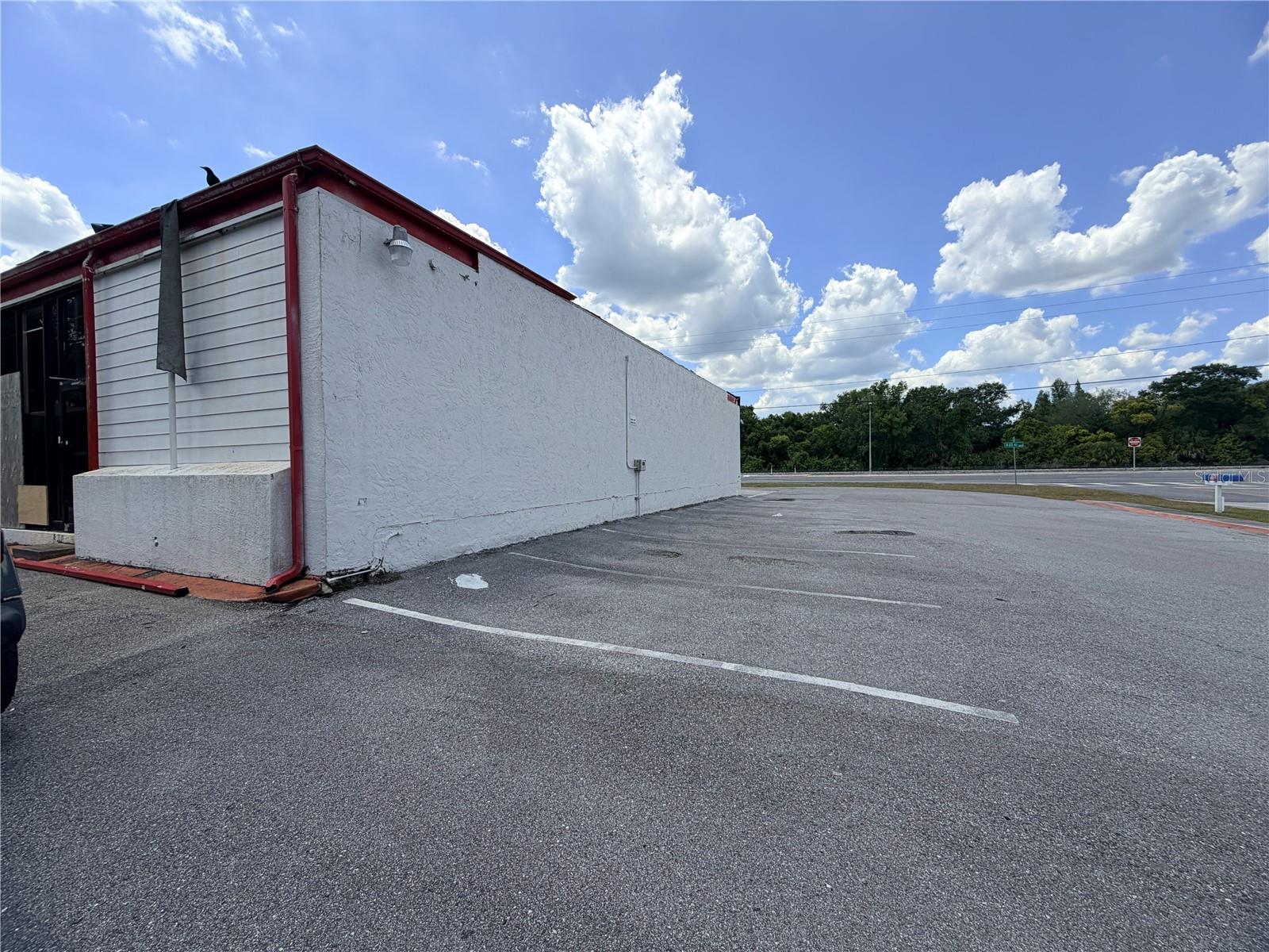 18843 N 41 HWY, LUTZ, FL, 33549