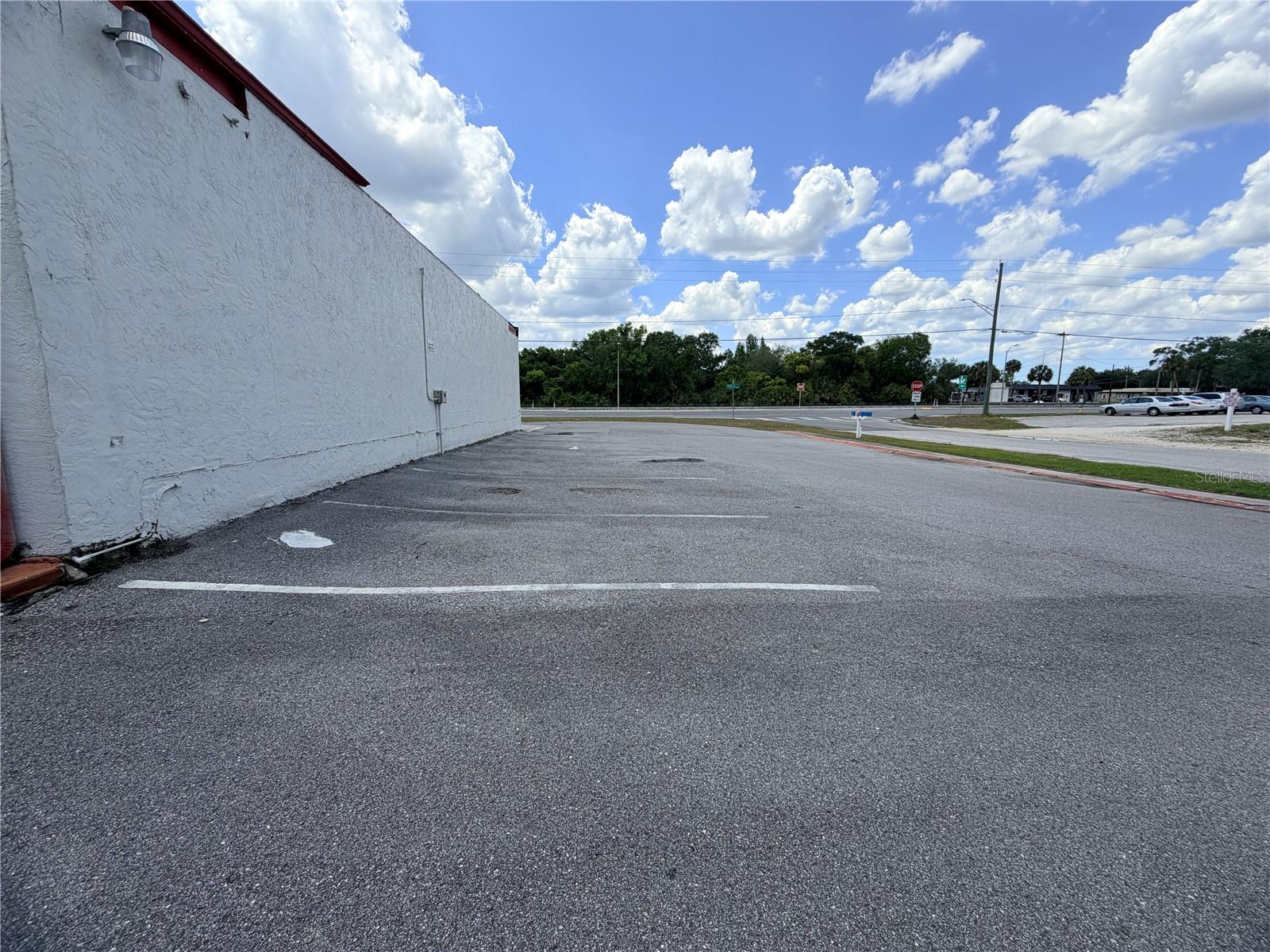 18843 N 41 HWY, LUTZ, FL, 33549