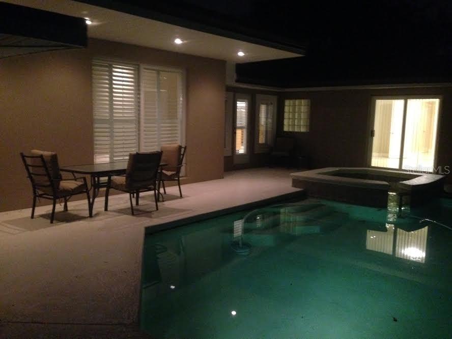 300 BRIGHTWATERS BLVD NE, ST PETERSBURG, FL, 33704