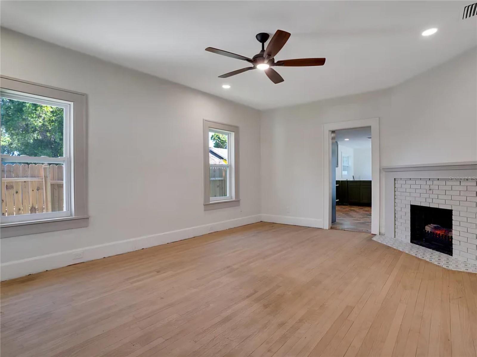 4058 39TH AVE N, ST PETERSBURG, FL, 33714