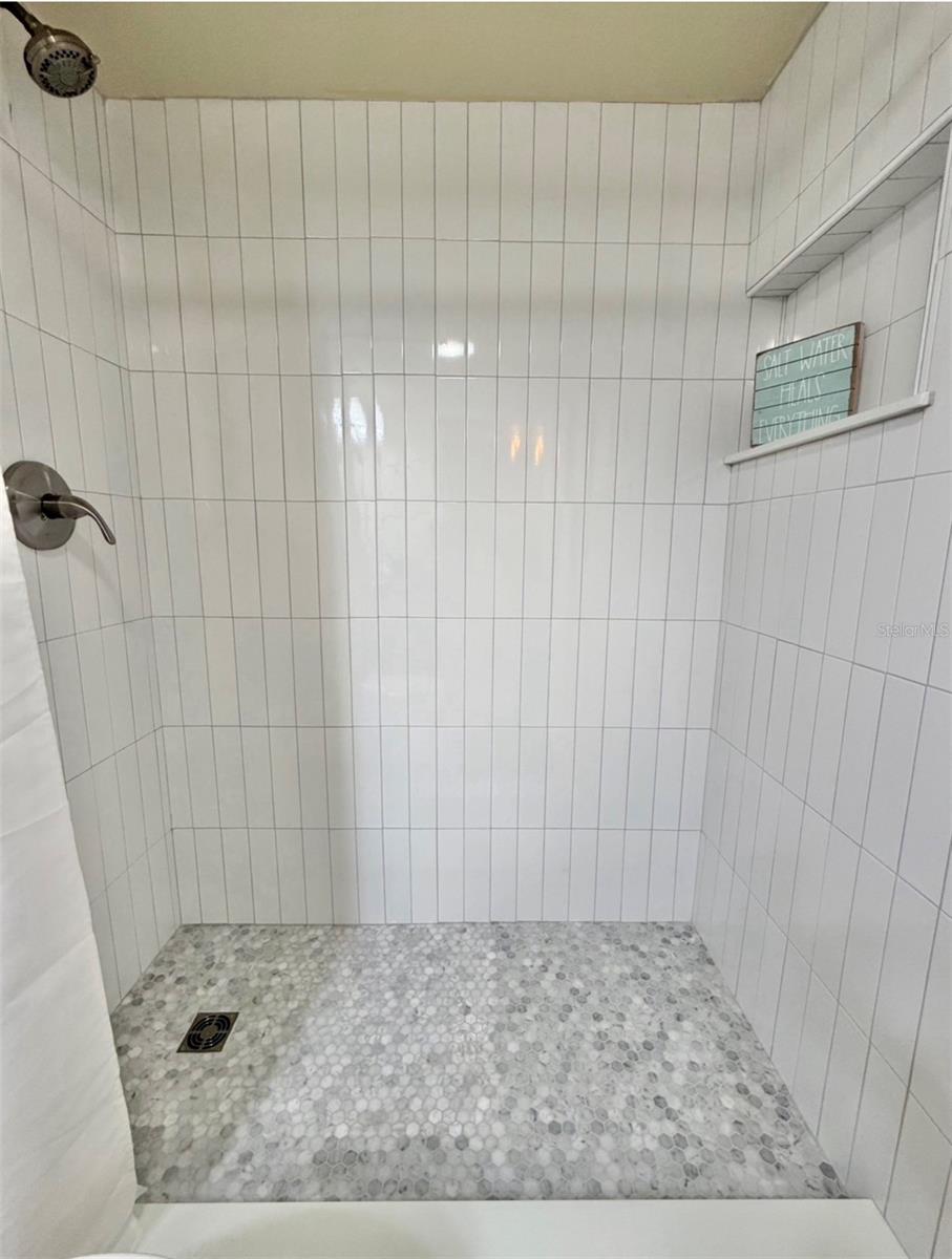 3815 N OAK DR #G71, TAMPA, FL, 33611