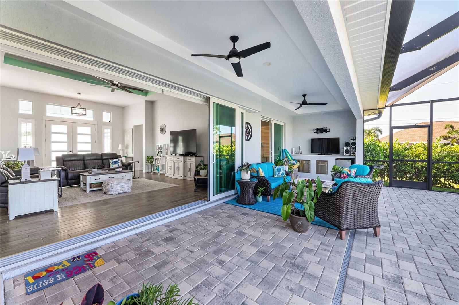 9305 SPRING CIR, PORT CHARLOTTE, FL, 33981