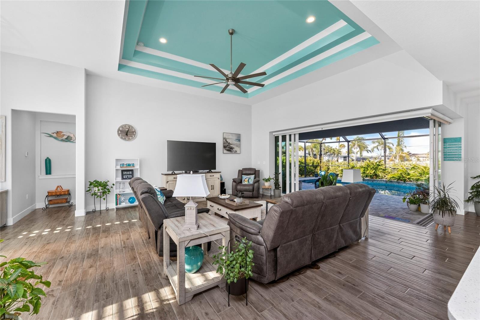 9305 SPRING CIR, PORT CHARLOTTE, FL, 33981