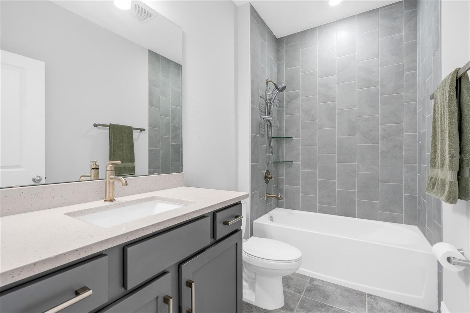 2019 SUNSHINE PEAK DR, MINNEOLA, FL, 34715