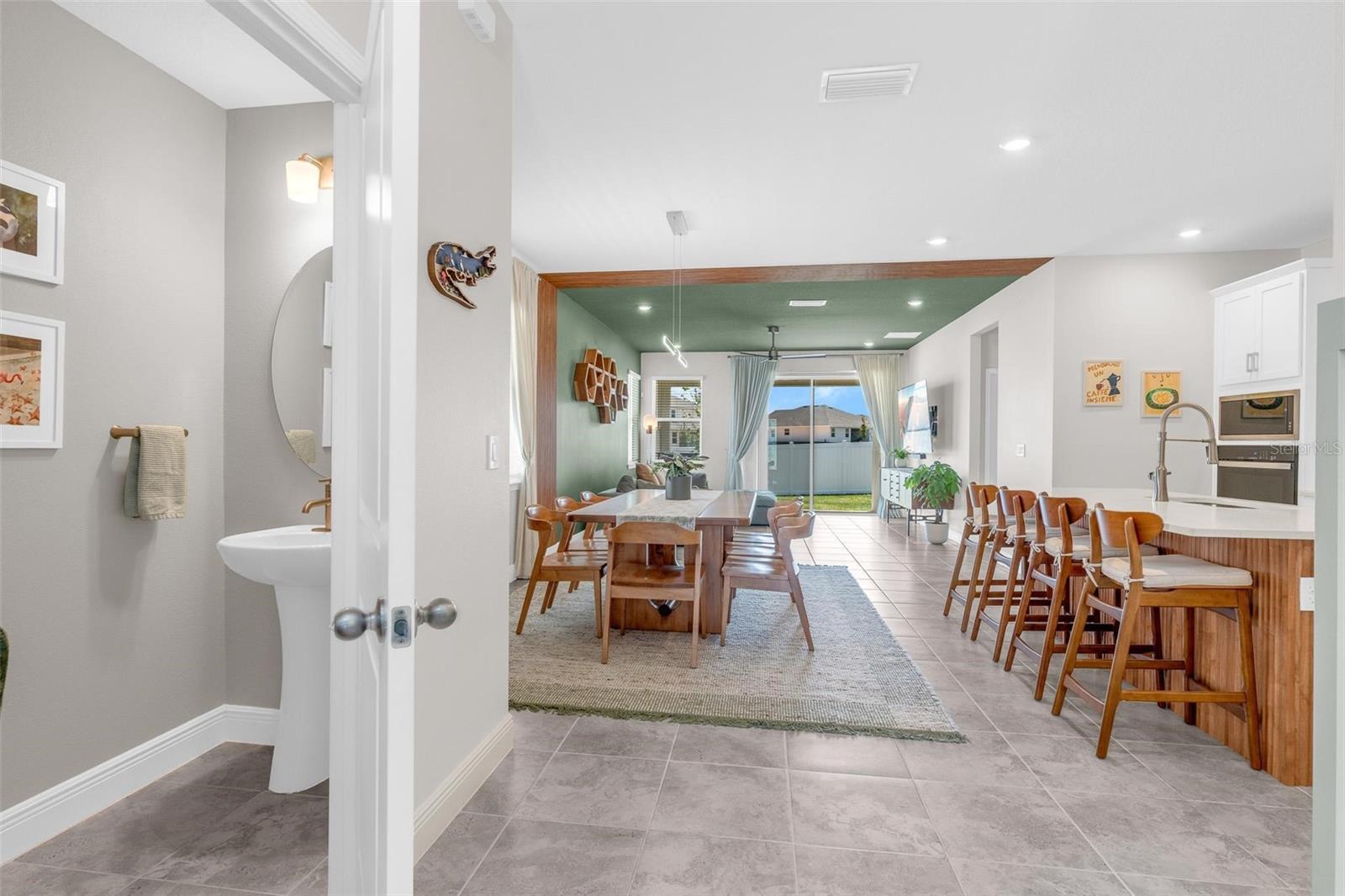 2019 SUNSHINE PEAK DR, MINNEOLA, FL, 34715