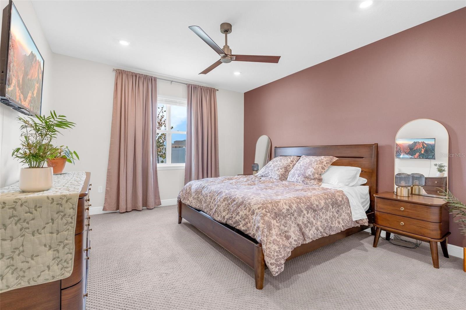 2019 SUNSHINE PEAK DR, MINNEOLA, FL, 34715