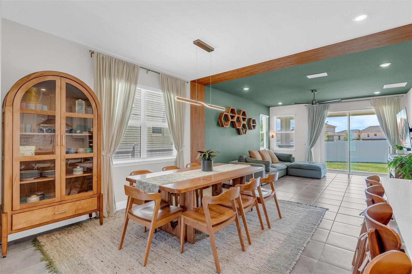 2019 SUNSHINE PEAK DR, MINNEOLA, FL, 34715