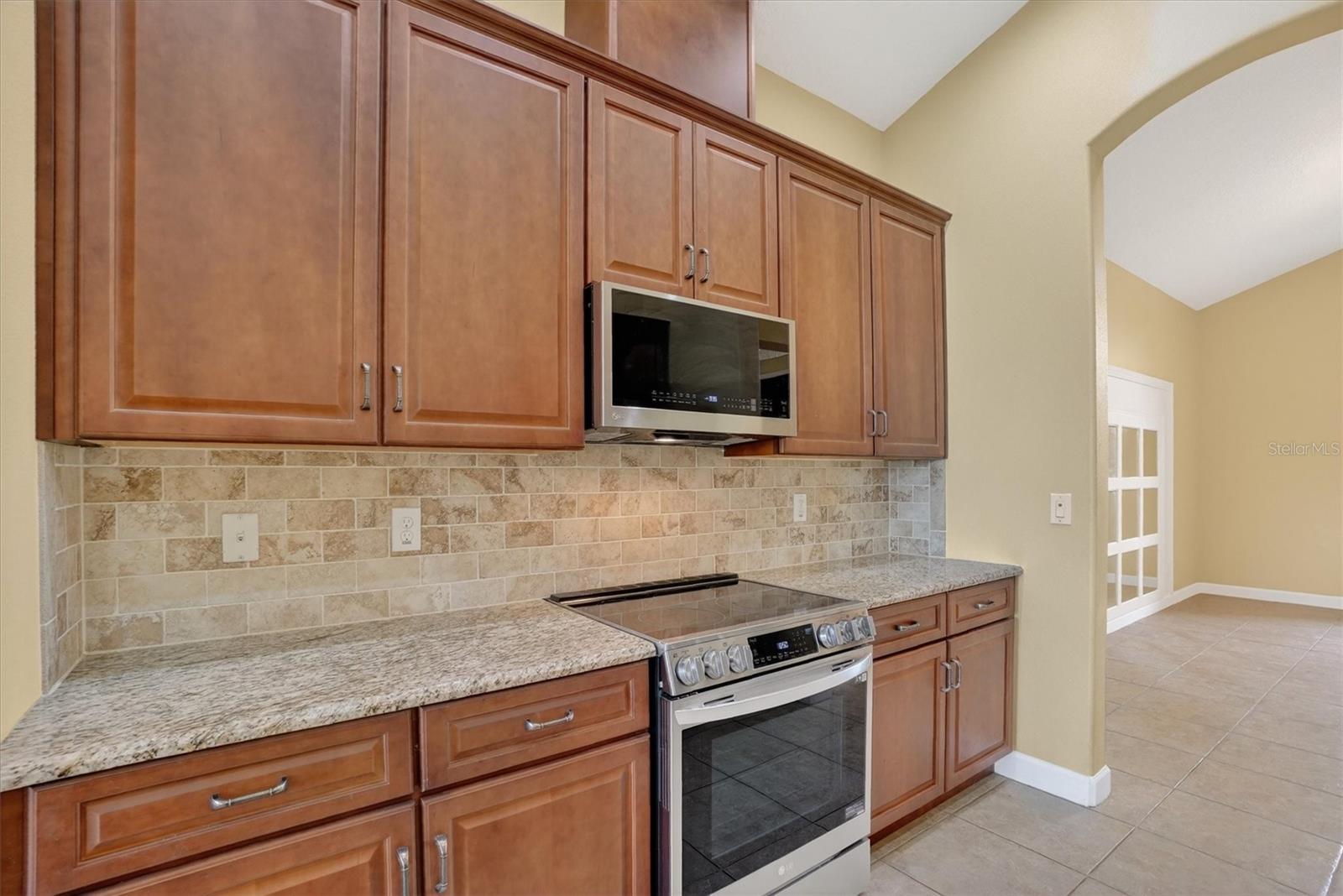 13 NEW OAK LEAF DR, PALM COAST, FL, 32137