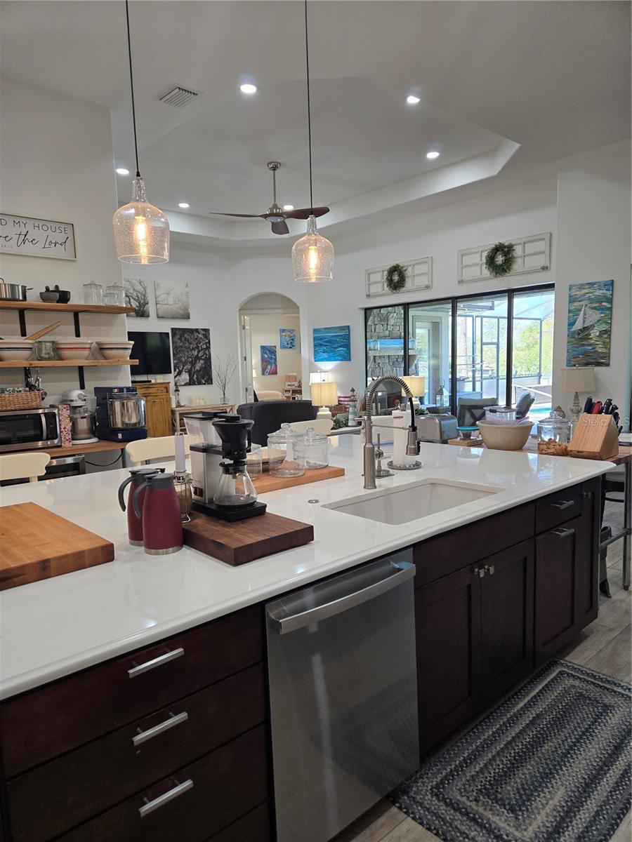 5084 GREENS DR, LADY LAKE, FL, 32159