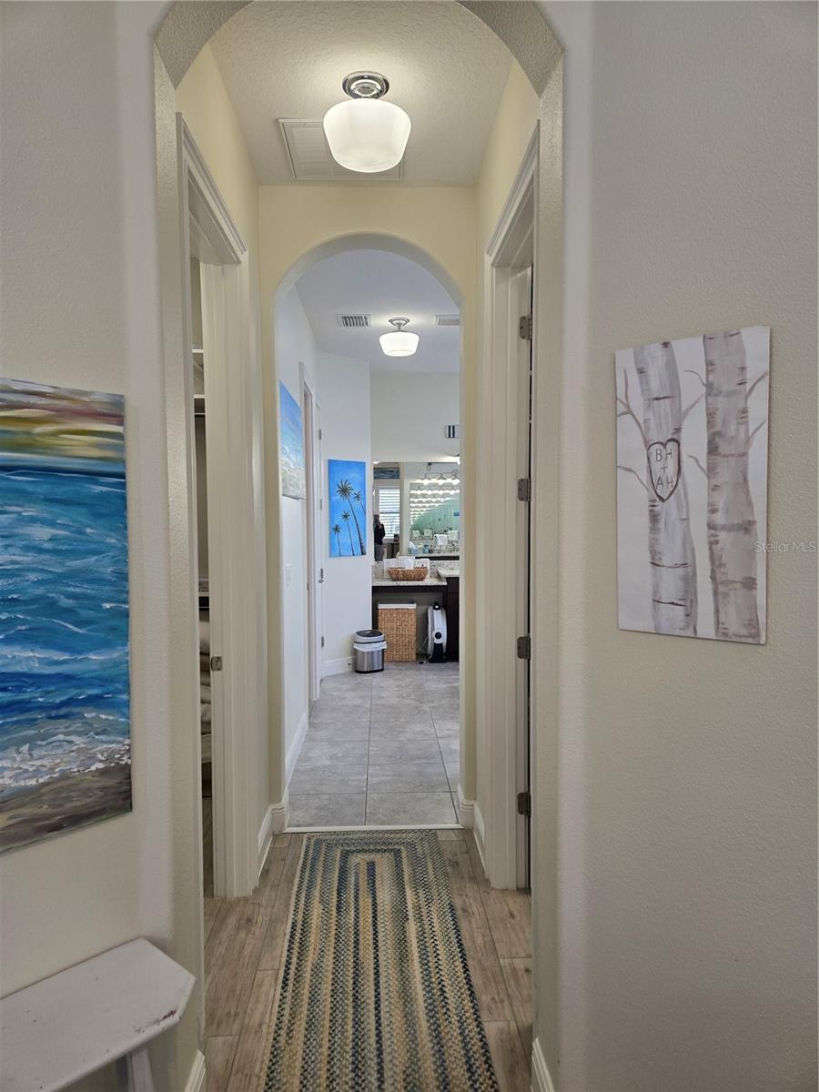 5084 GREENS DR, LADY LAKE, FL, 32159