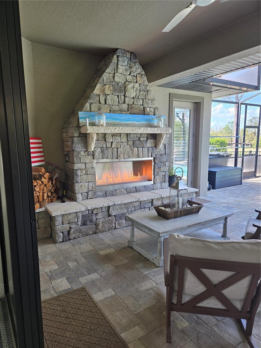 5084 GREENS DR, LADY LAKE, FL, 32159