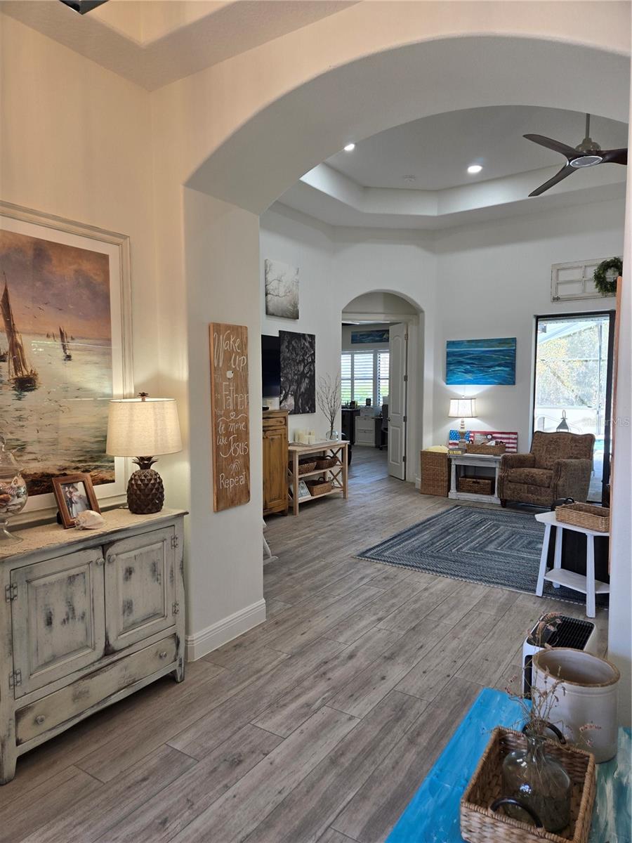 5084 GREENS DR, LADY LAKE, FL, 32159