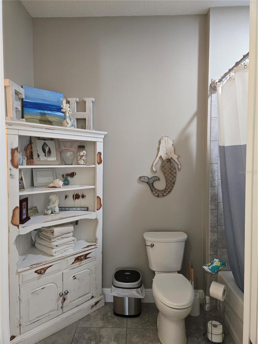 5084 GREENS DR, LADY LAKE, FL, 32159